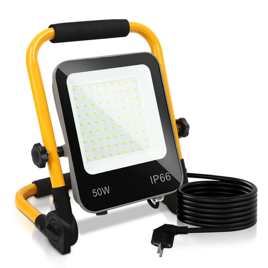 SWANEW LED Baustrahler 50W-200W, Arbeitsleuchte IP66 Wasserdicht, LED-Strahler mit 3M Kabel, und Faltbarer Ständer, 6000K Kaltweiß Fluter für Werkstatt (mit Stecker)